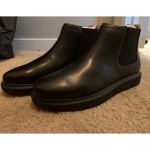 Zanzara Young Chelsea Boot

Brand New - Never Worn - No Box